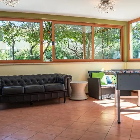 Con Piscina Privata Villa